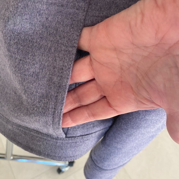 Worth, Lavender Suit  (Jacket & Matching Skirt) Size 10 - Picture 5 of 9